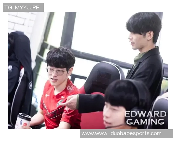 赛后复盘V5与EDG的团队协作分析与战术探讨实时数据